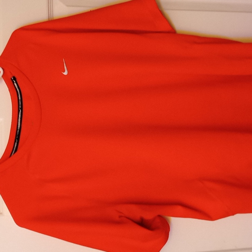 Nike tee